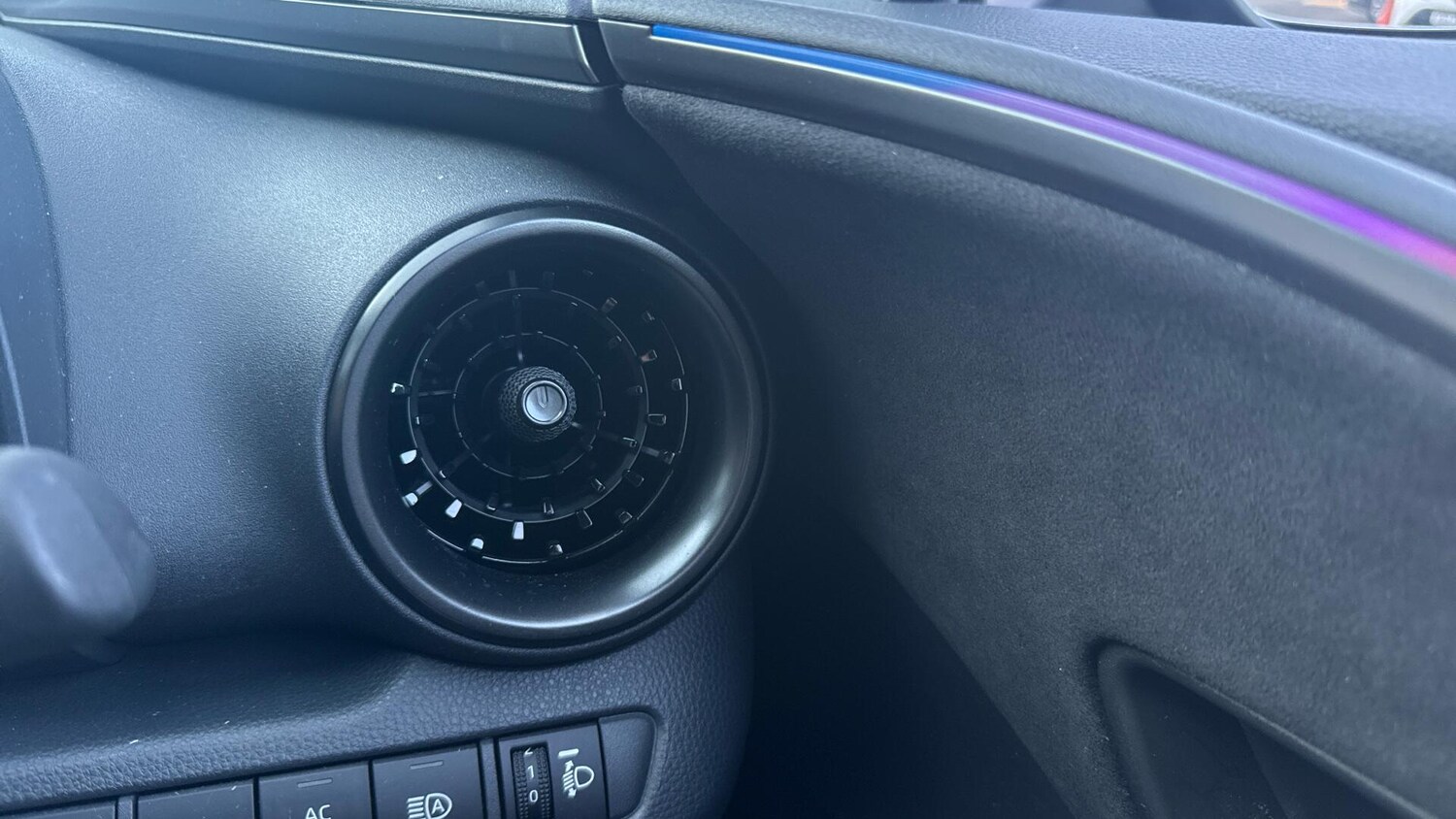 Used Toyota C-HR 2024 for sale - 77230185: Photo 51