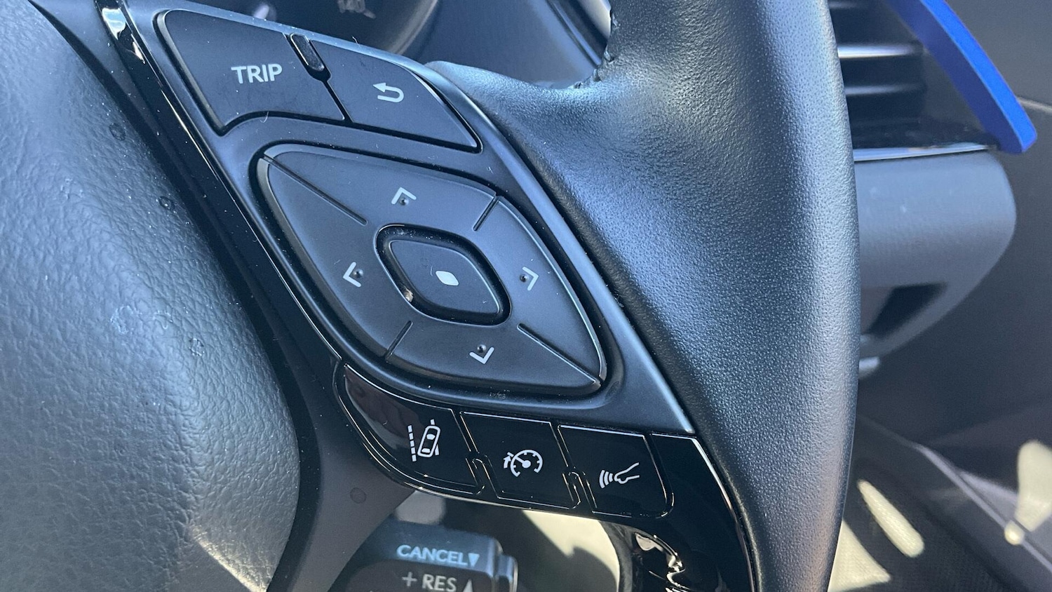 Used Toyota C-HR for sale - 77670315: Photo 40