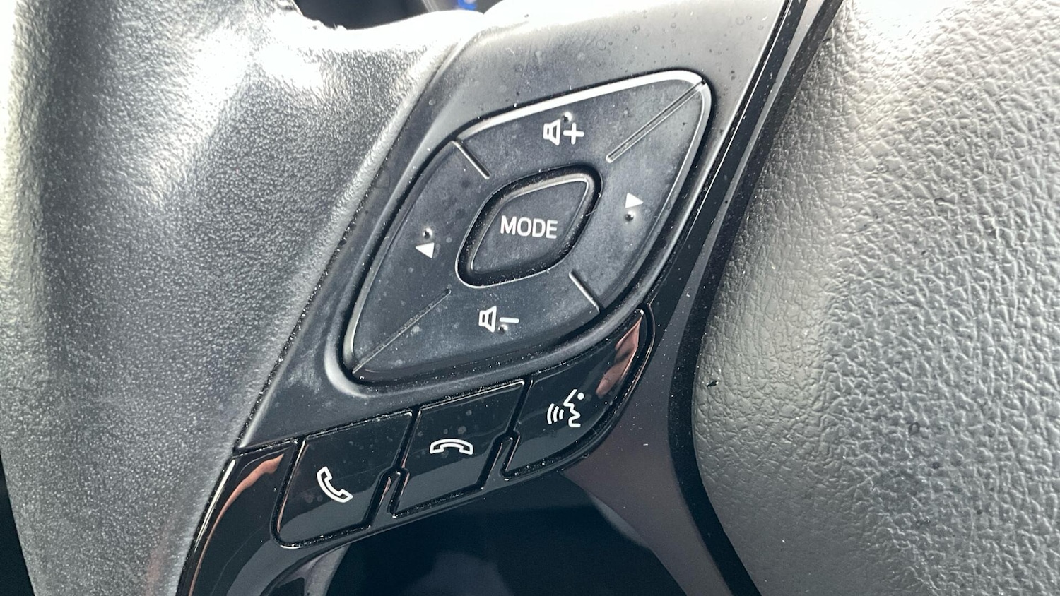 Used Toyota C-HR 2022 for sale - 76715310: Photo 45