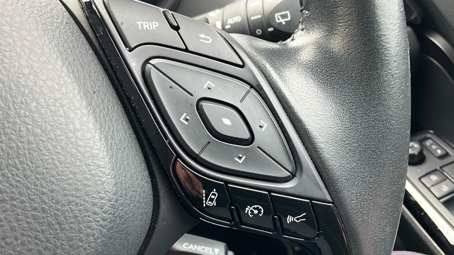 Used Toyota C-HR 2022 for sale - 76715310: Photo 46