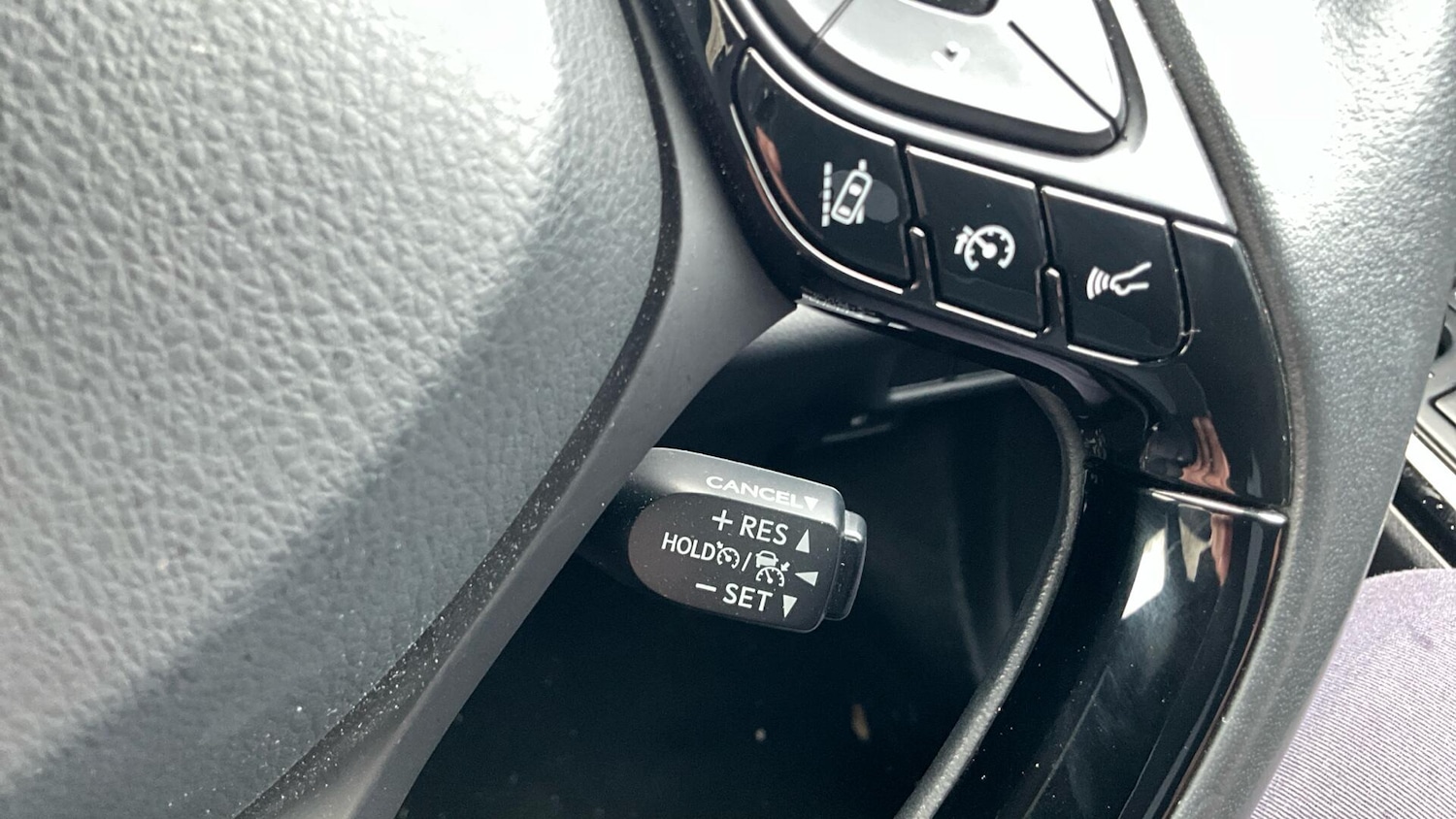 Used Toyota C-HR 2022 for sale - 76715310: Photo 47