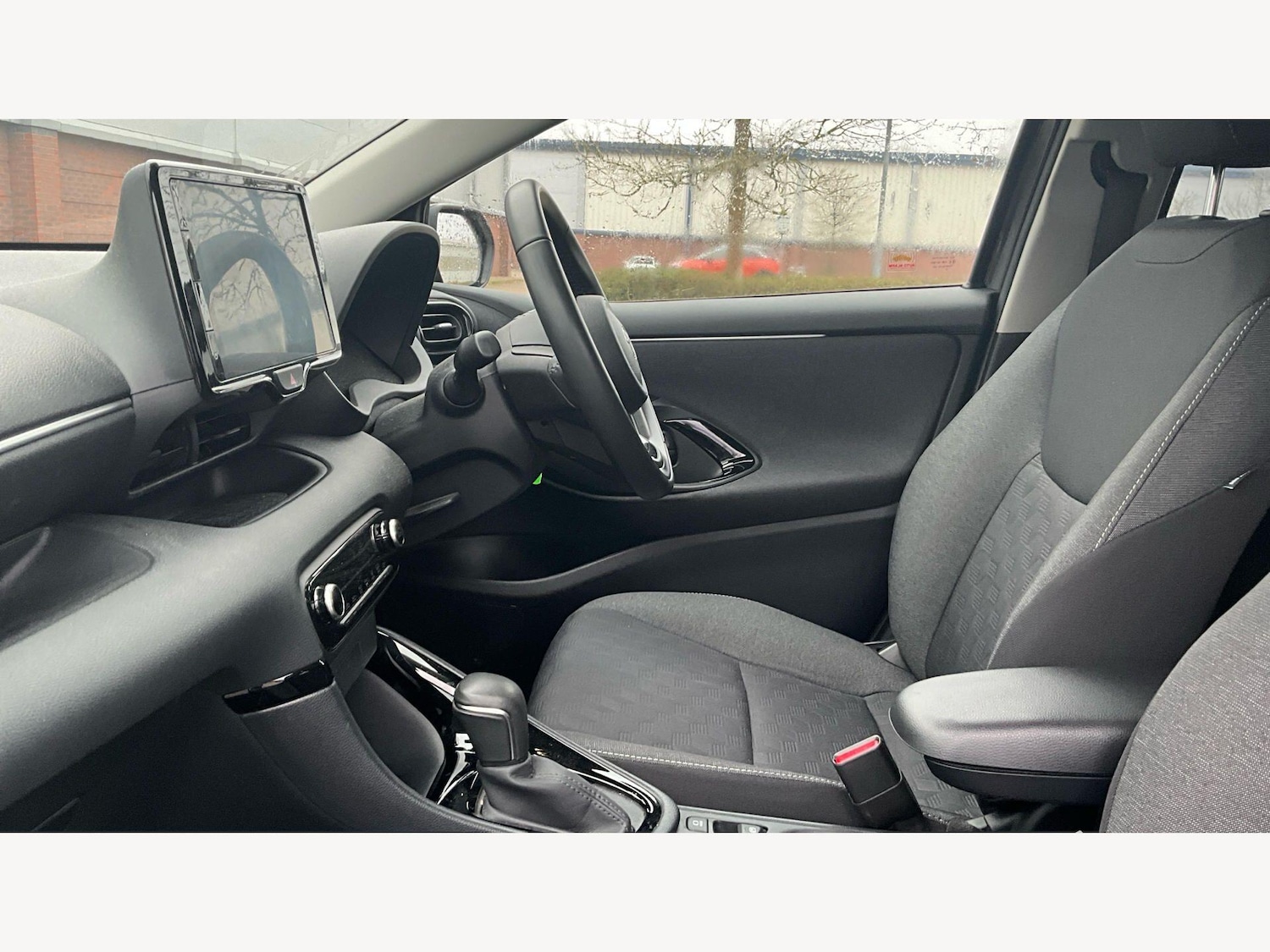 Used Toyota Yaris 2024 for sale - 78100405: Photo 12