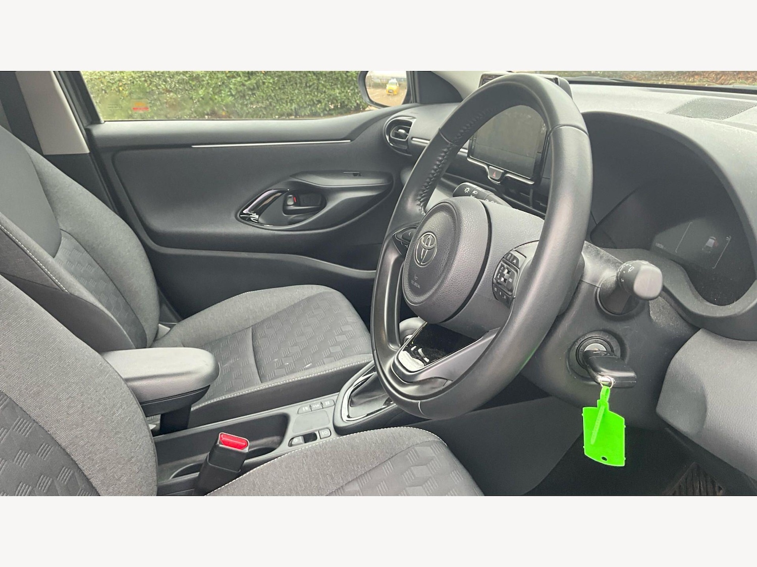 Used Toyota Yaris 2024 for sale - 78100405: Photo 13