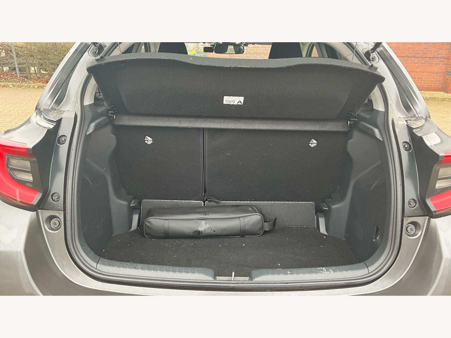 Used Toyota Yaris 2024 for sale - 78100405: Photo 16