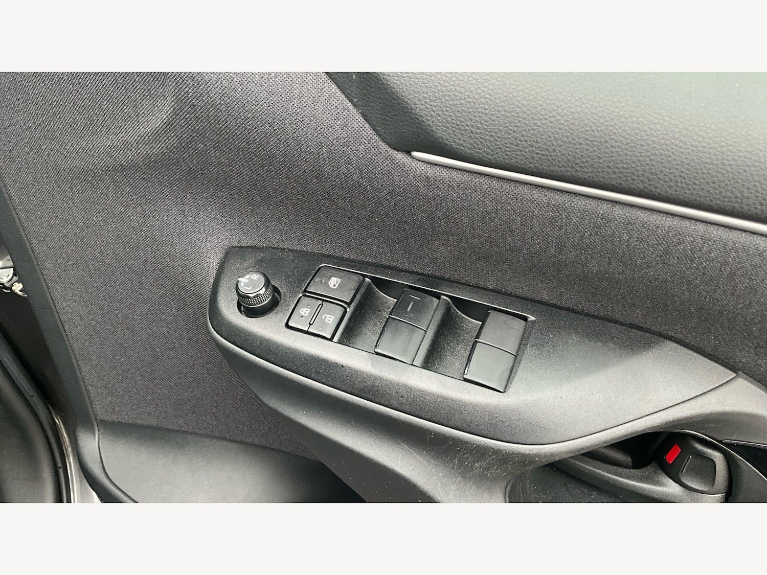 Used Toyota Yaris 2024 for sale - 78100405: Photo 36