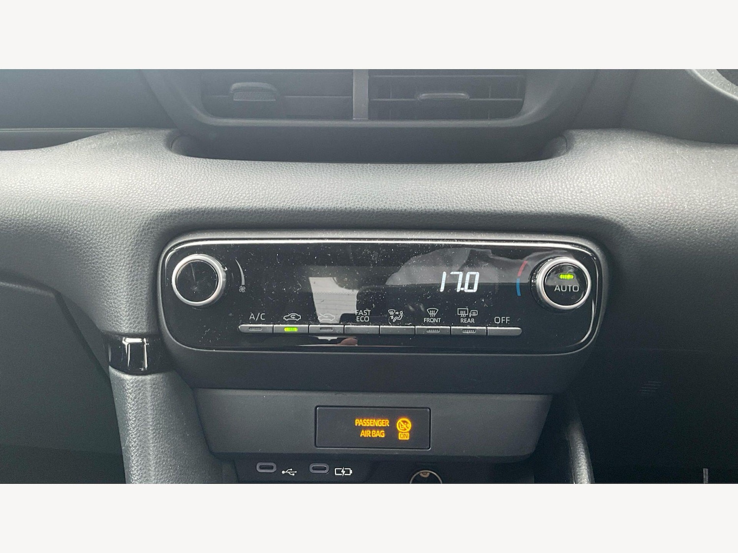 Used Toyota Yaris 2024 for sale - 78100405: Photo 38