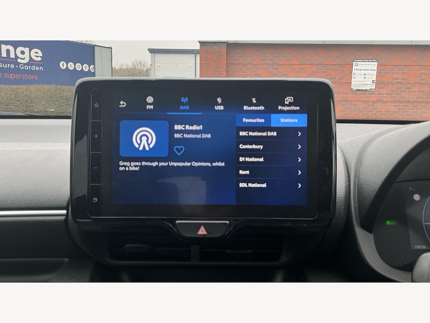 Used Toyota Yaris 2024 for sale - 78100405: Photo 39