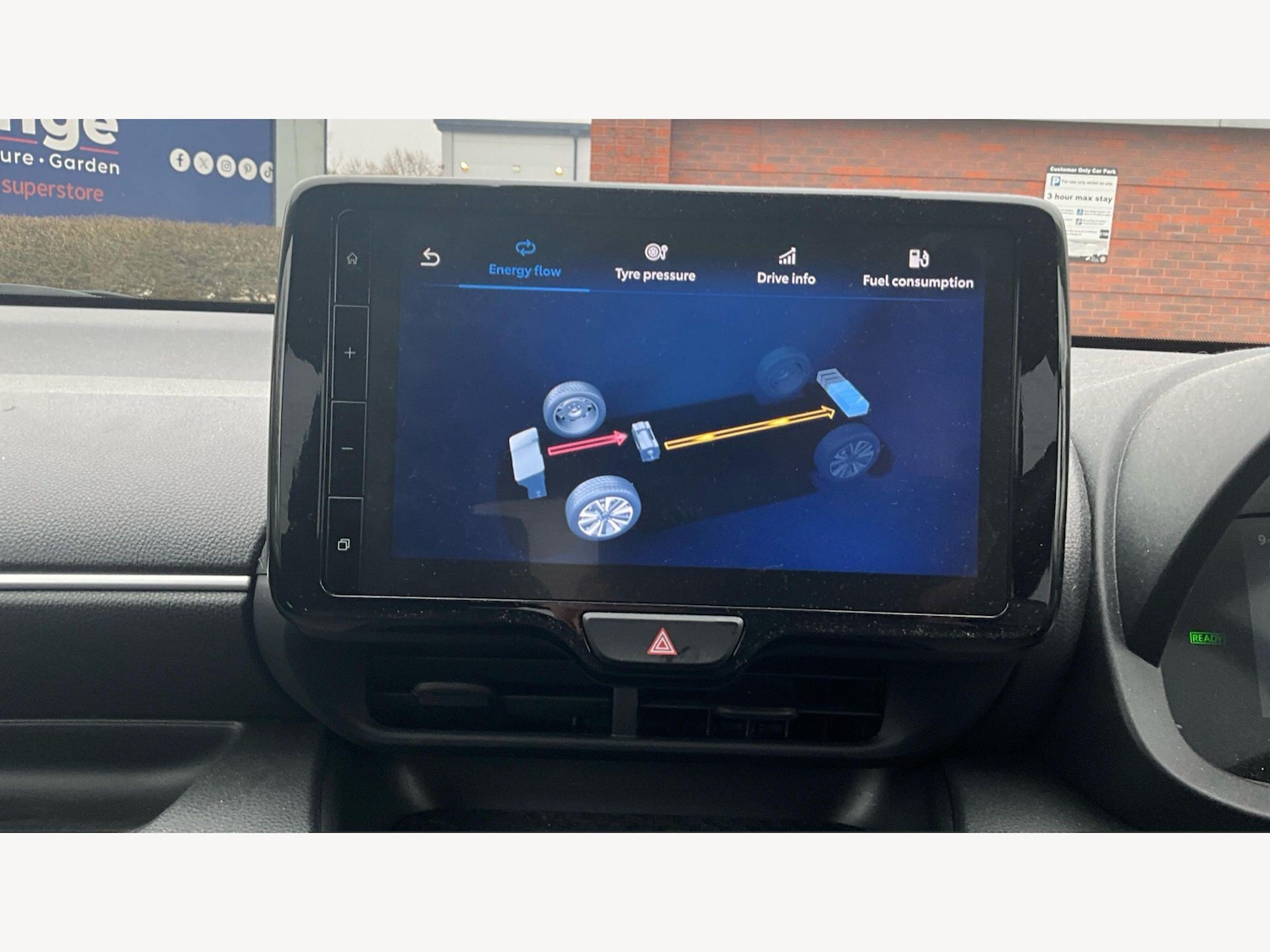 Used Toyota Yaris 2024 for sale - 78100405: Photo 43