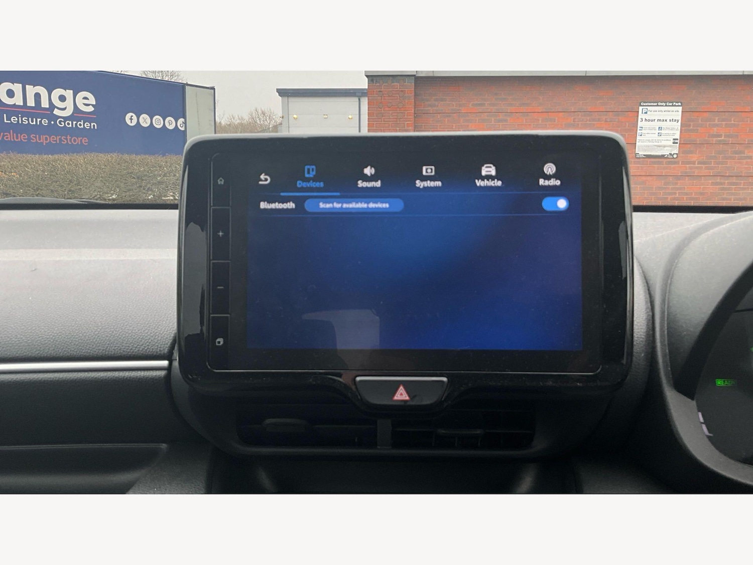 Used Toyota Yaris 2024 for sale - 78100405: Photo 44