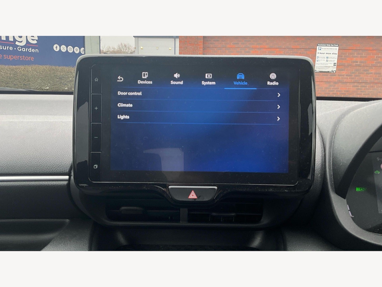 Used Toyota Yaris 2024 for sale - 78100405: Photo 45