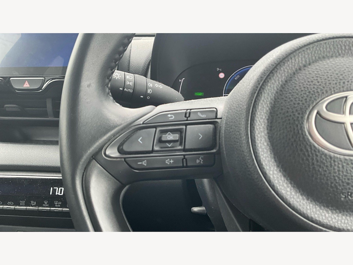 Used Toyota Yaris 2024 for sale - 78100405: Photo 48