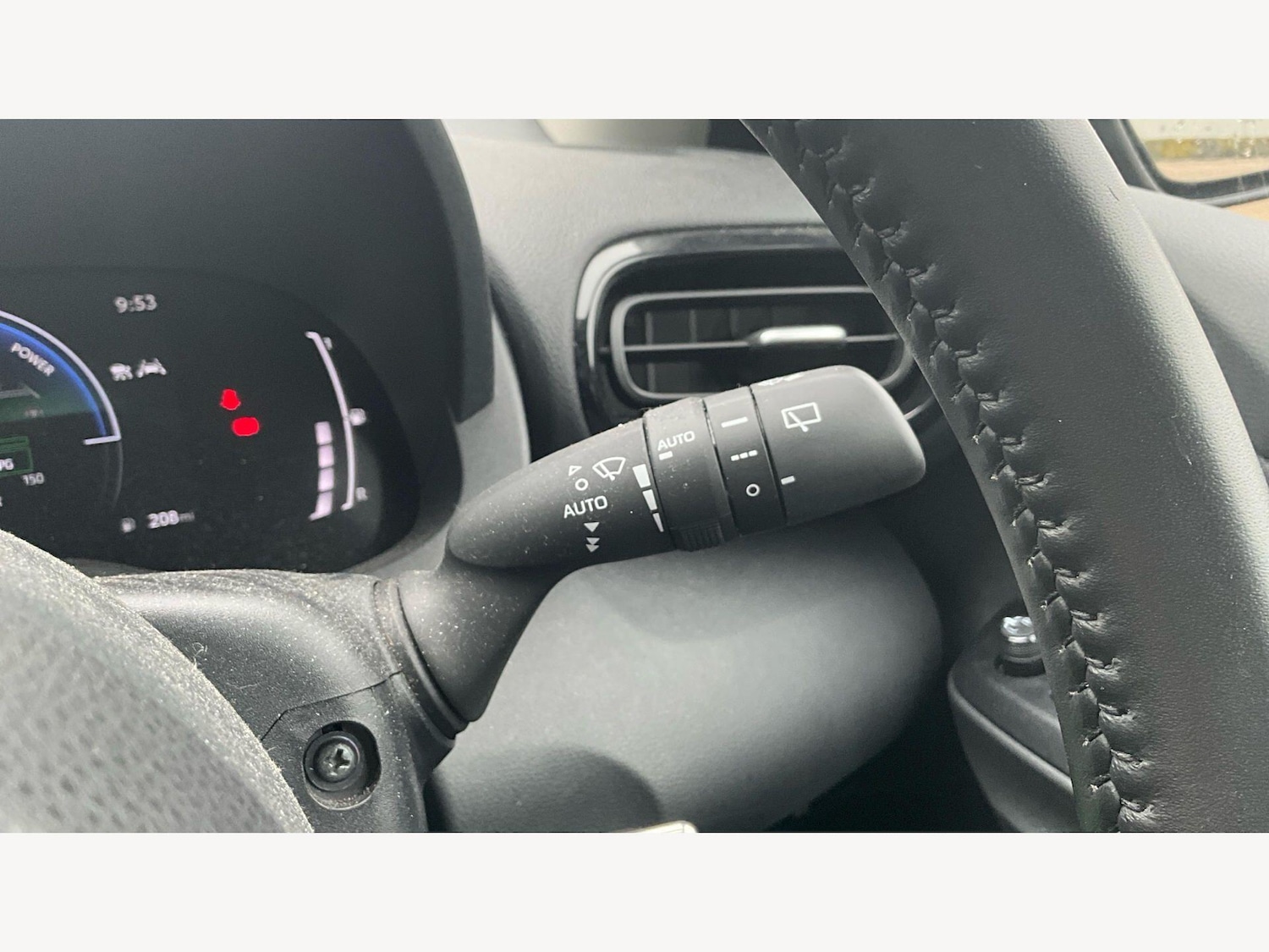 Used Toyota Yaris 2024 for sale - 78100405: Photo 51