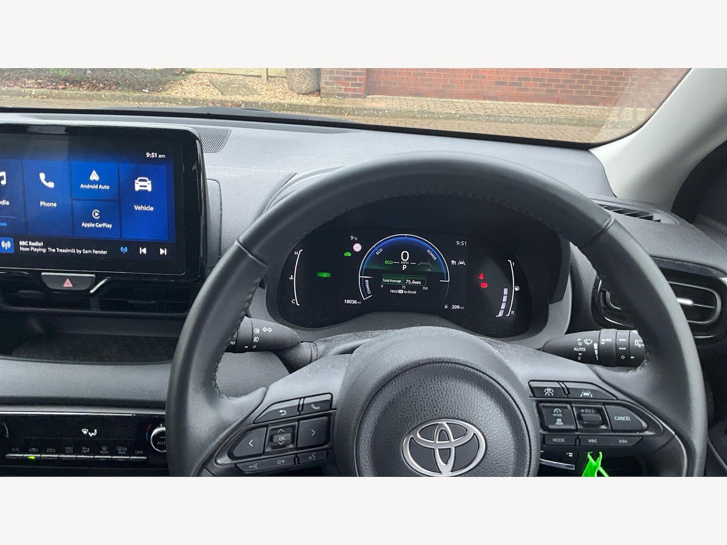 Used Toyota Yaris 2024 for sale - 78100405: Photo 8