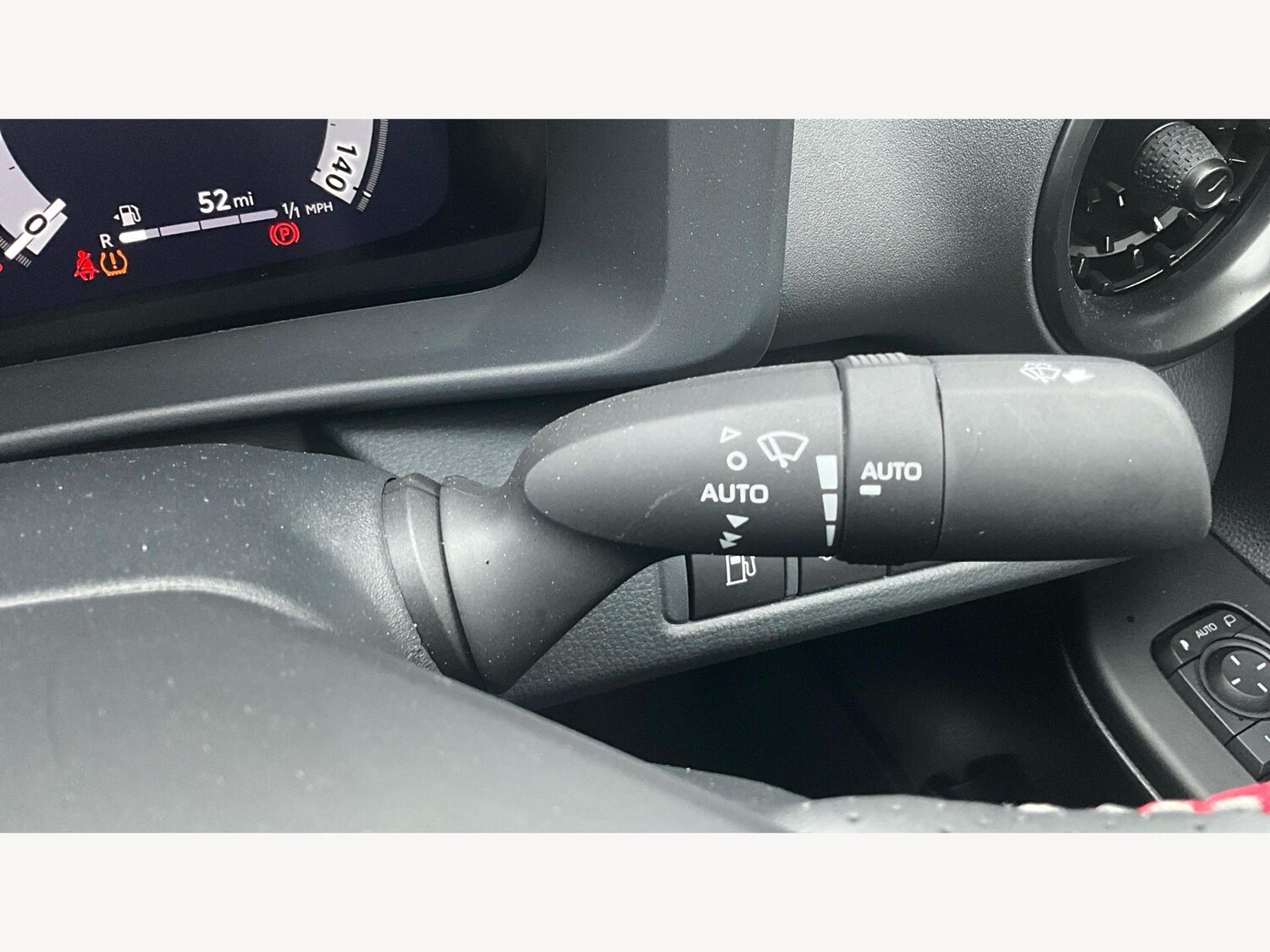 Used Toyota C-HR 2024 for sale - 77838847: Photo 24