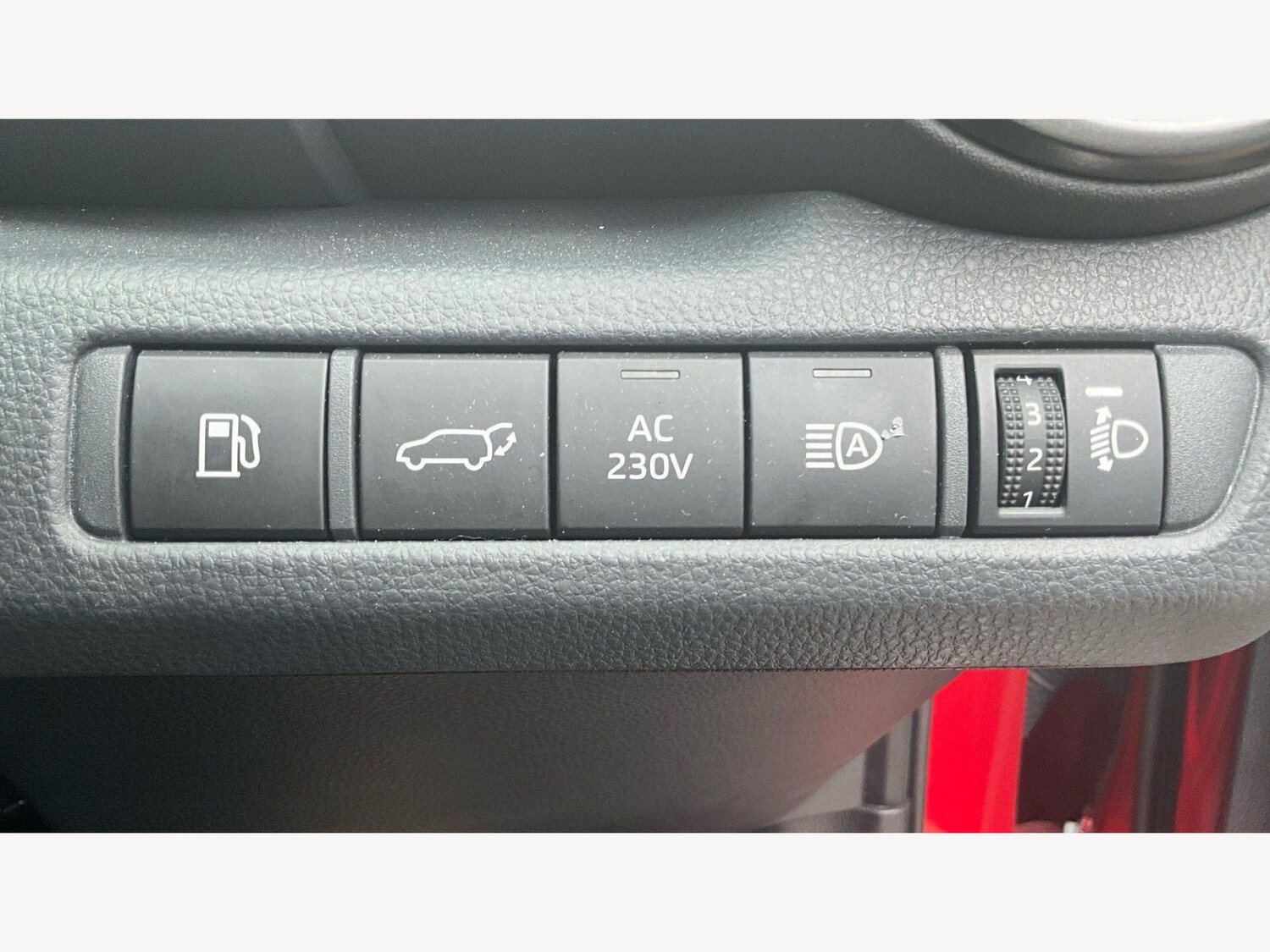 Used Toyota C-HR 2024 for sale - 77838847: Photo 27