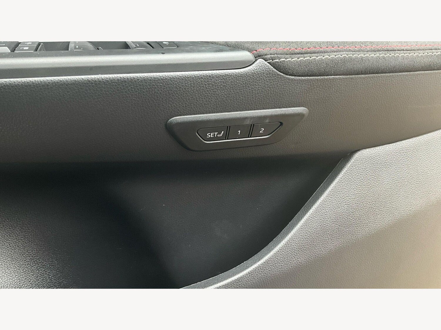 Used Toyota C-HR 2024 for sale - 77838847: Photo 29