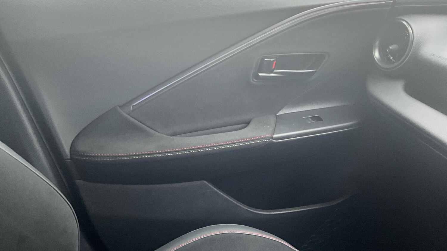 Used Toyota C-HR 2024 for sale - 77838847: Photo 35