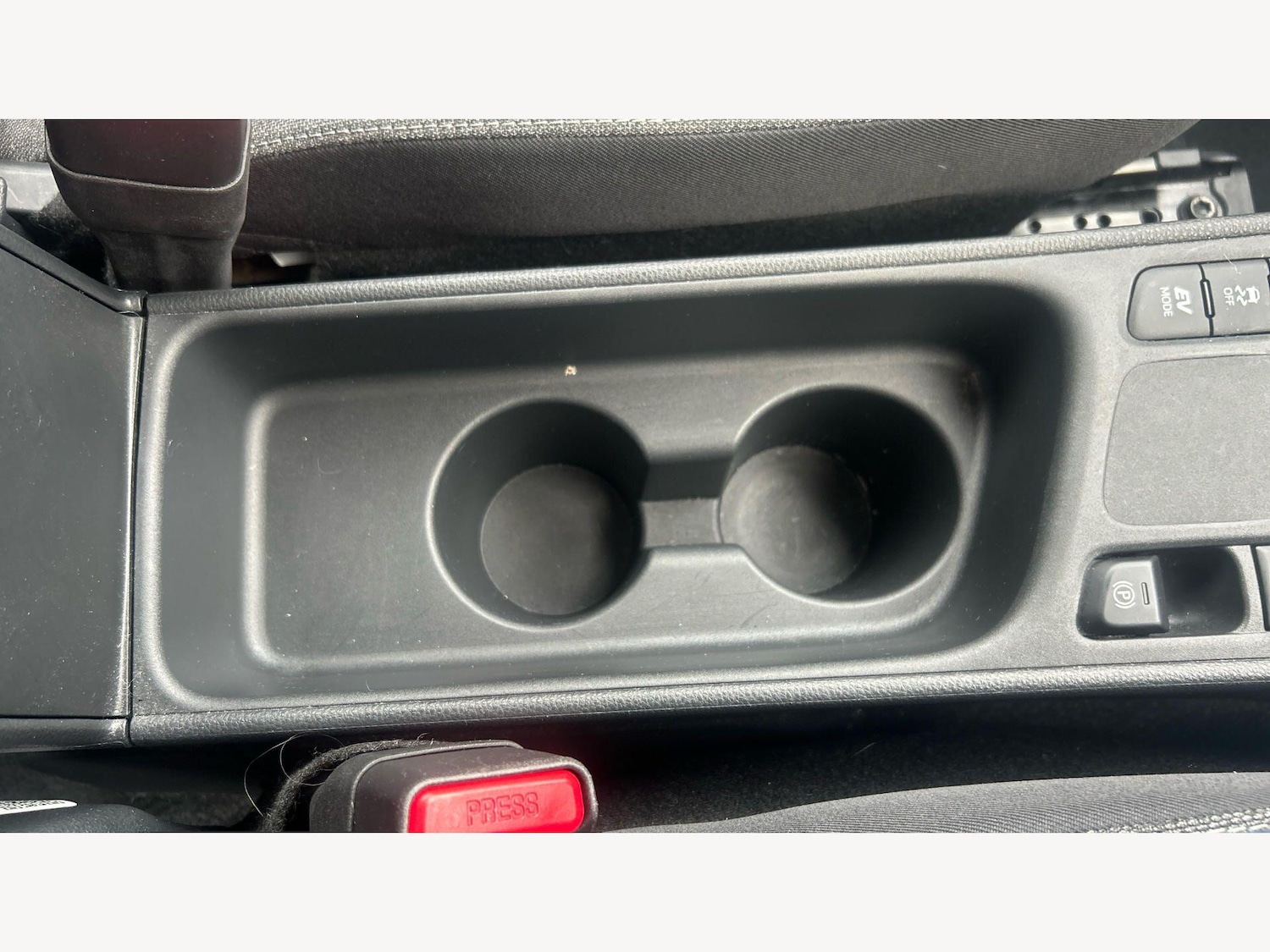 Used Toyota Yaris Cross 2024 for sale - 77633295: Photo 27