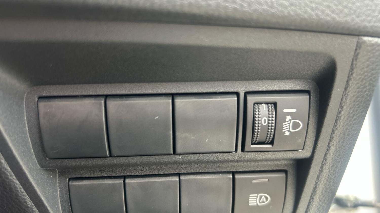 Used Toyota Yaris Cross 2024 for sale - 77633295: Photo 38