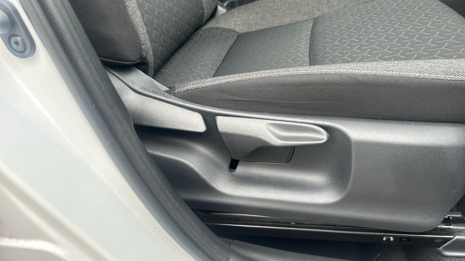 Used Toyota Yaris Cross 2024 for sale - 77633295: Photo 49