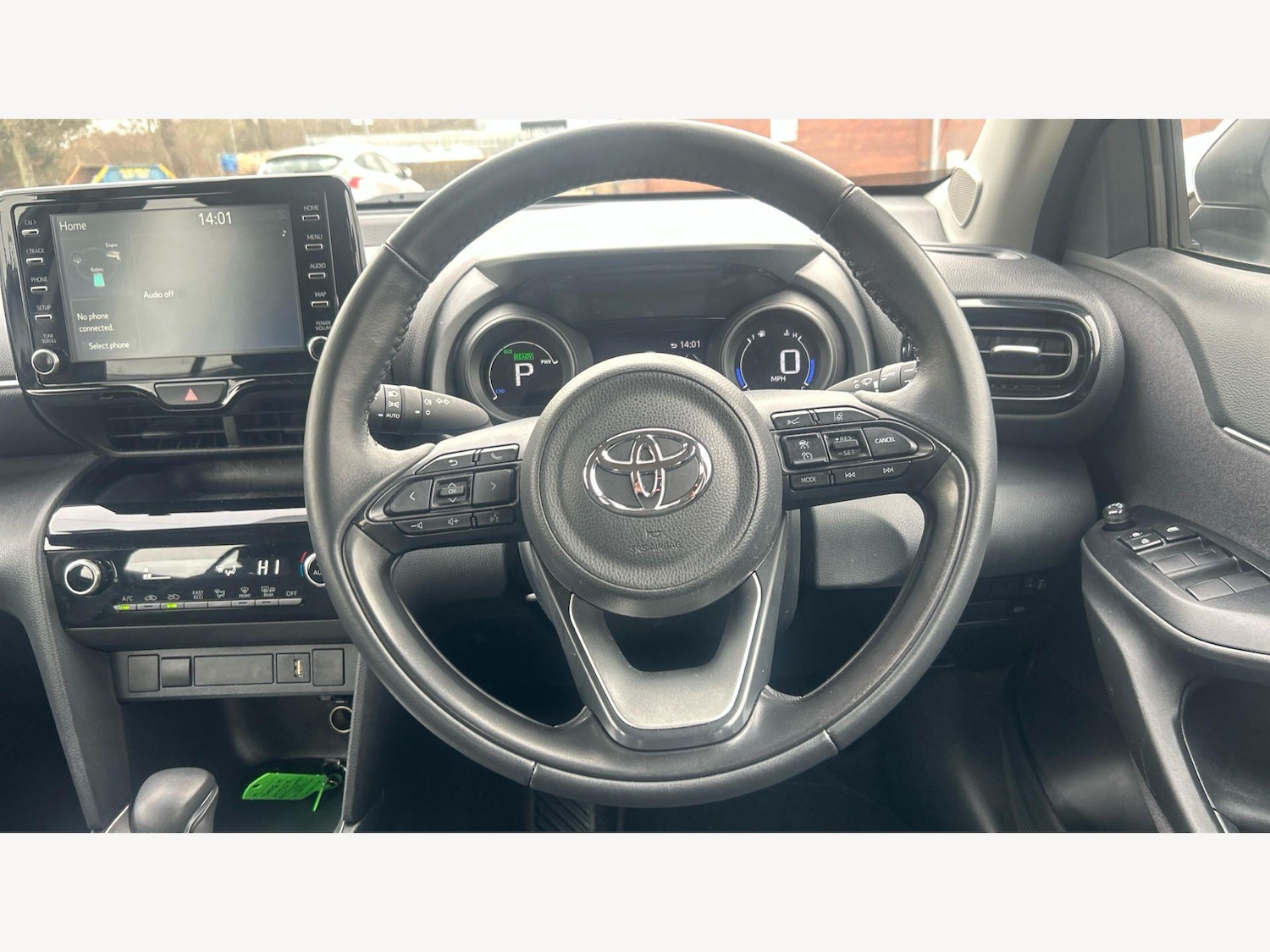 Used Toyota Yaris Cross 2024 for sale - 77633295: Photo 8