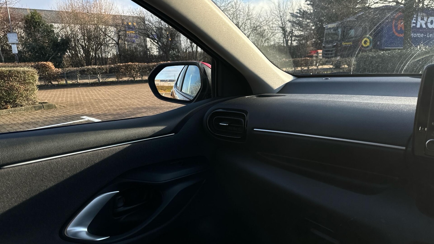 Used Toyota Yaris 2023 for sale - 77315210: Photo 40