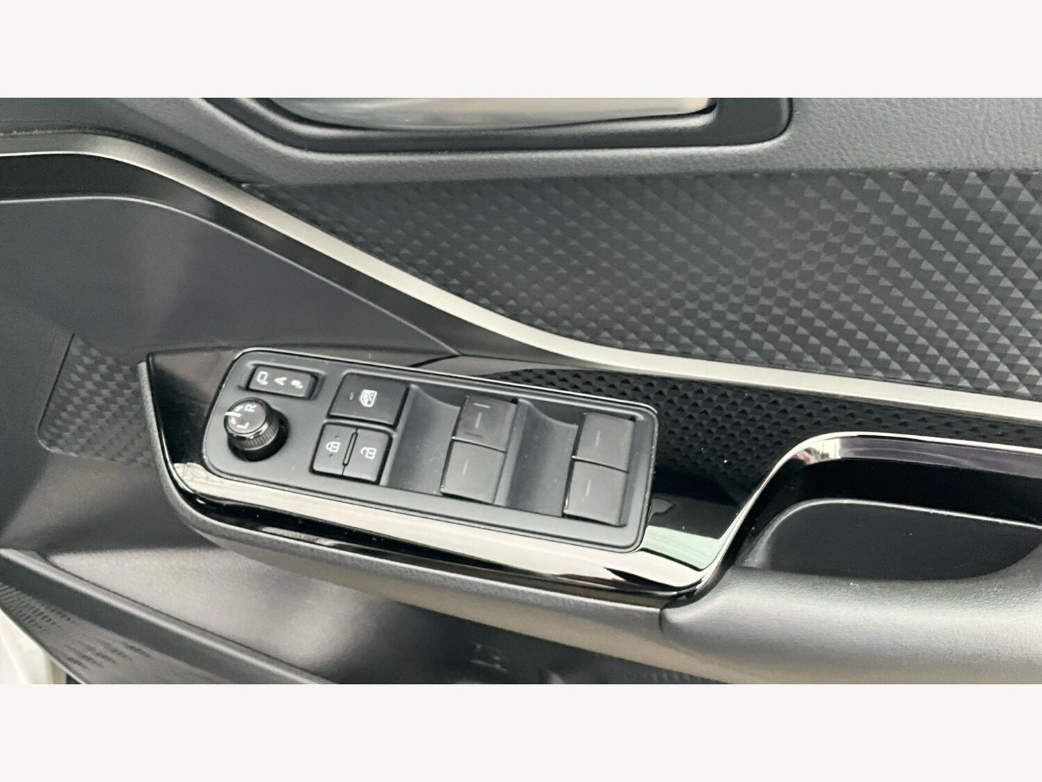 Used Toyota C-HR for sale - 77940239: Photo 27