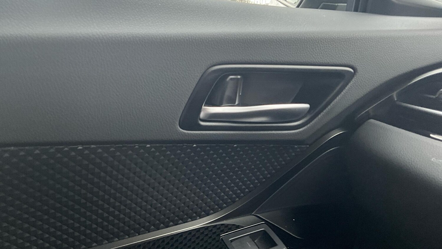 Used Toyota C-HR for sale - 77940239: Photo 43