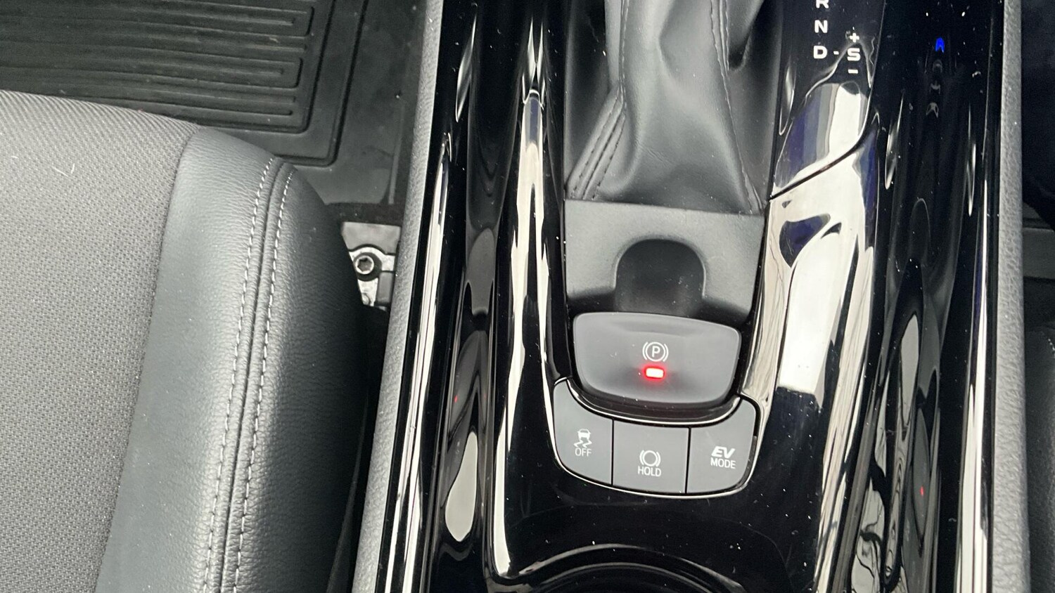 Used Toyota C-HR for sale - 77940239: Photo 51