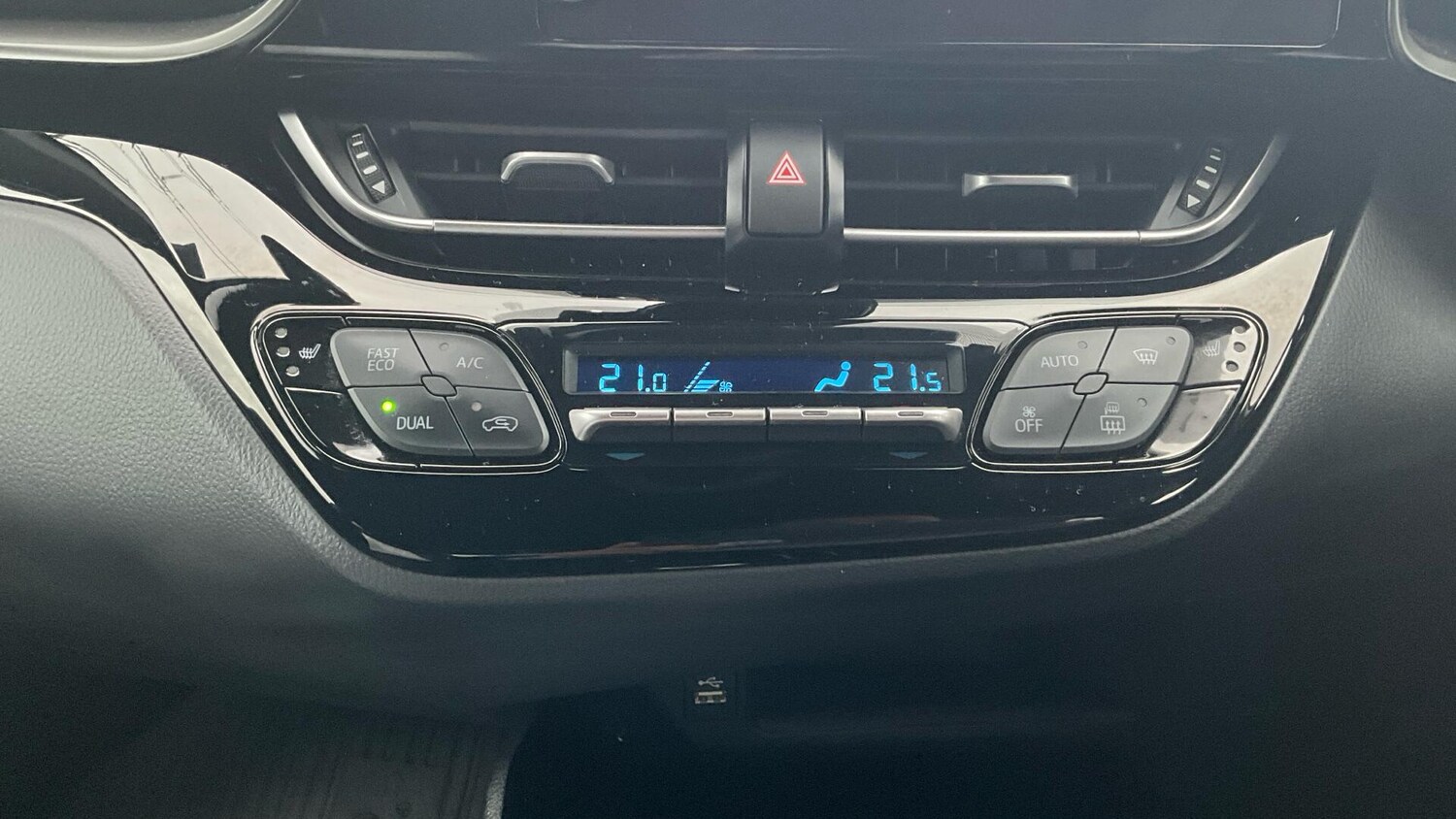 Used Toyota C-HR for sale - 77940239: Photo 52