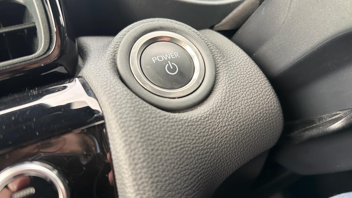 Used Toyota Yaris Cross 2025 for sale - 77537256: Photo 52