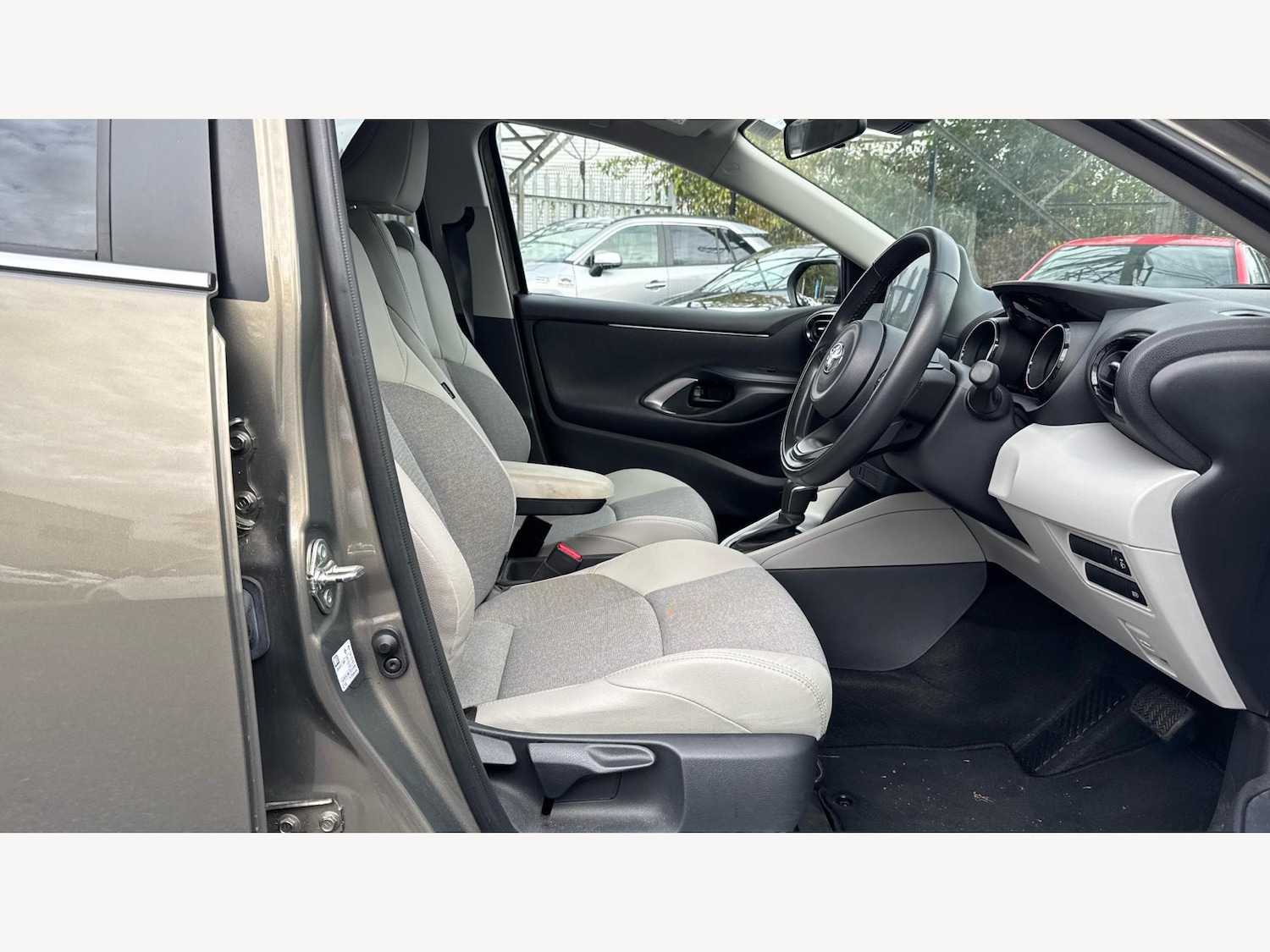 Used Toyota Yaris 2023 for sale - 76247665: Photo 13