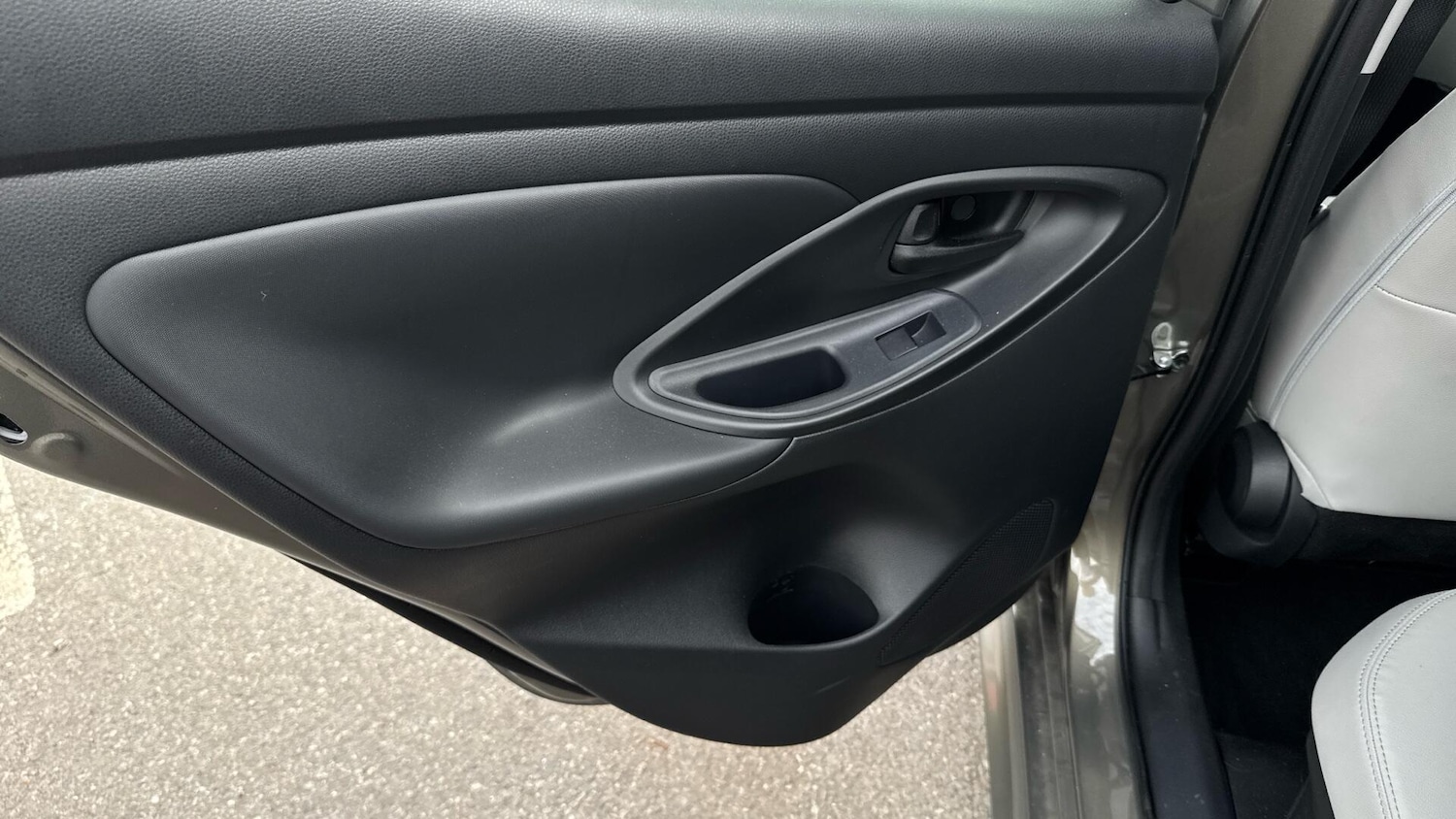 Used Toyota Yaris 2023 for sale - 76247665: Photo 38