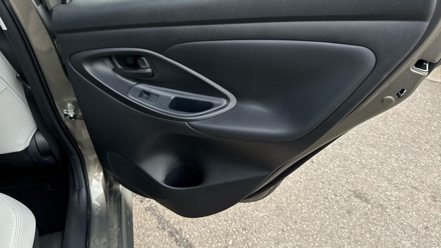 Used Toyota Yaris 2023 for sale - 76247665: Photo 46