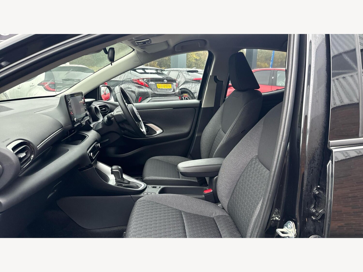 Used Toyota Yaris 2023 for sale - 77073888: Photo 12