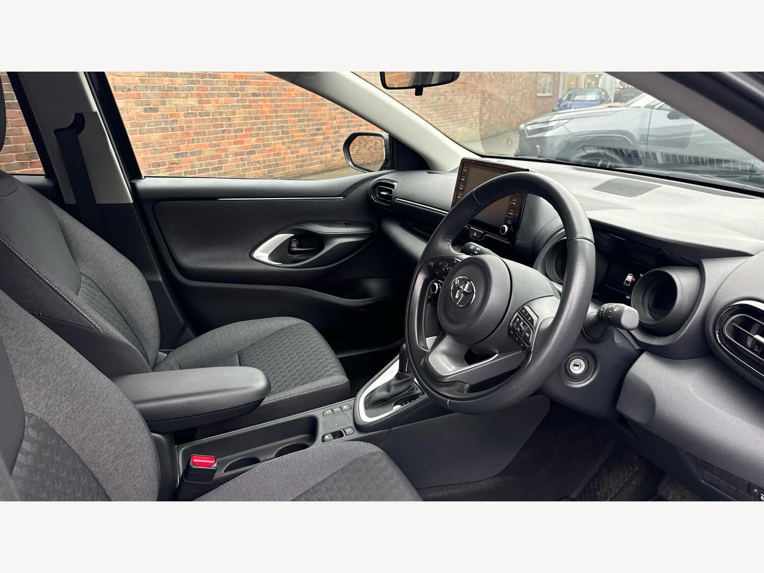 Used Toyota Yaris 2023 for sale - 77073888: Photo 13