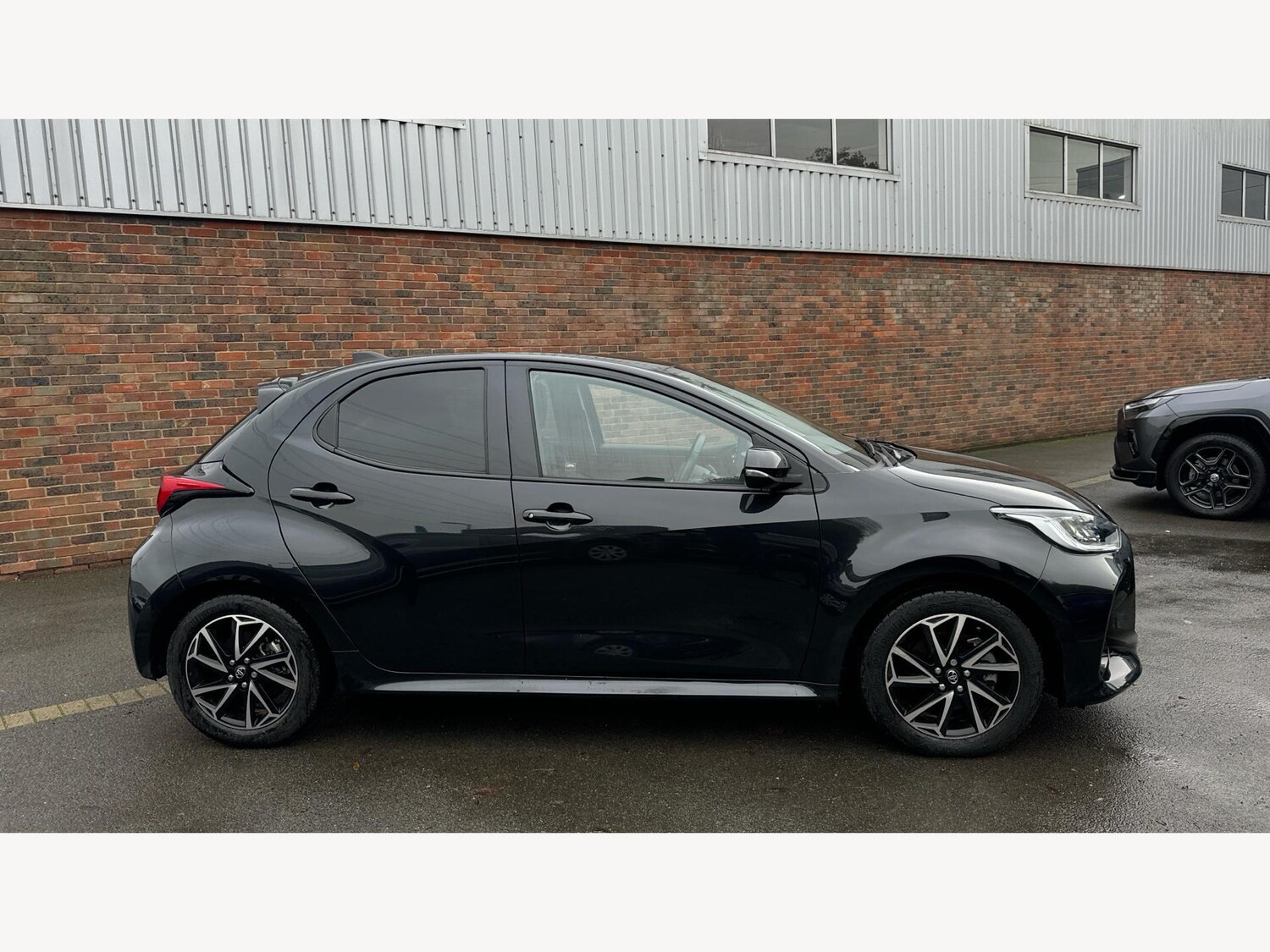 Used Toyota Yaris 2023 for sale - 77073888: Photo 18
