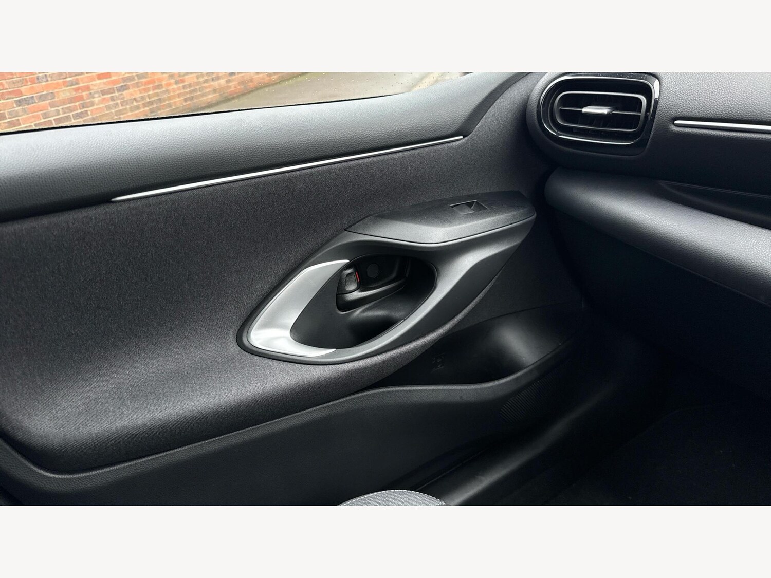 Used Toyota Yaris 2023 for sale - 77073888: Photo 29