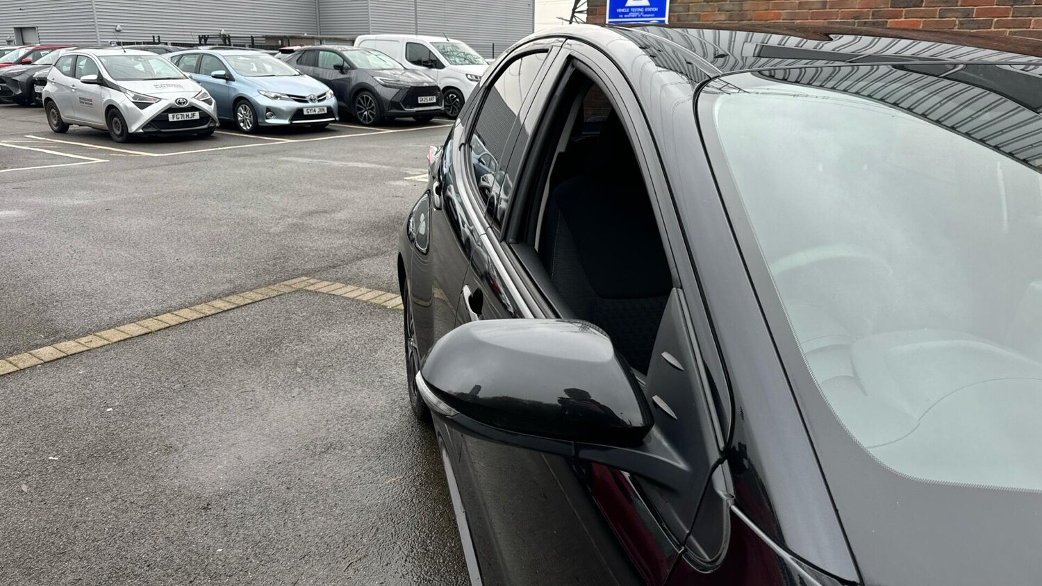 Used Toyota Yaris 2023 for sale - 77073888: Photo 51