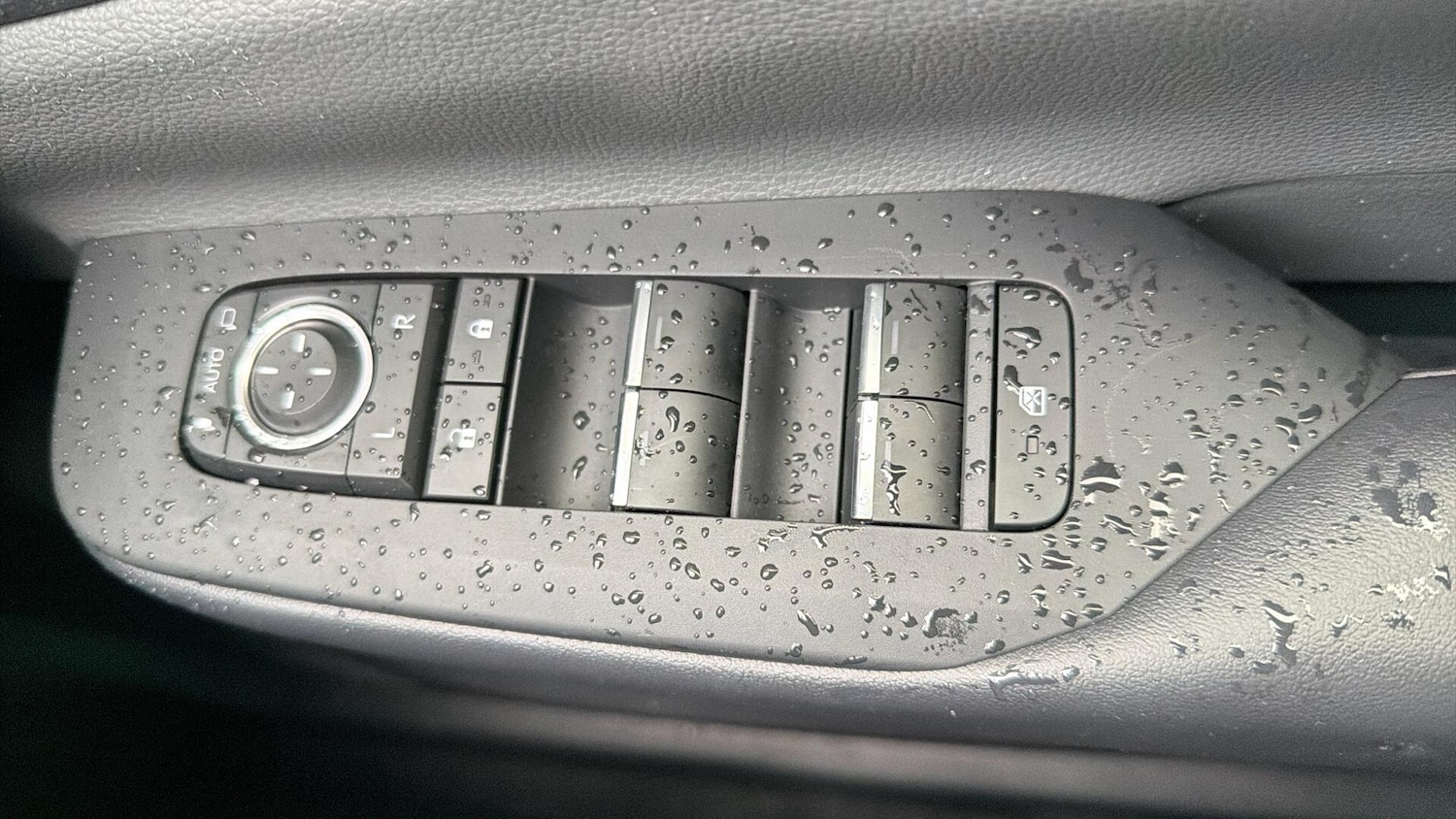 Used Toyota Prius 2025 for sale - 77320477: Photo 47