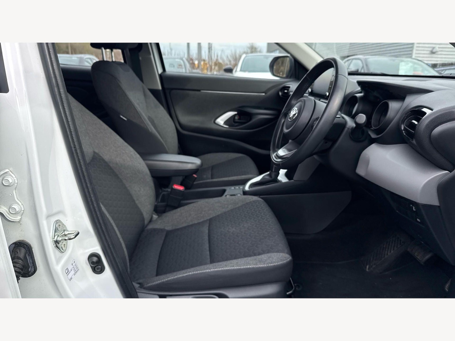 Used Toyota Yaris Cross 2022 for sale - 77611459: Photo 13