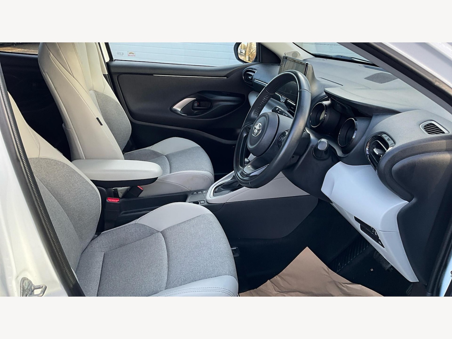 Used Toyota Yaris 2023 for sale - 77351563: Photo 13