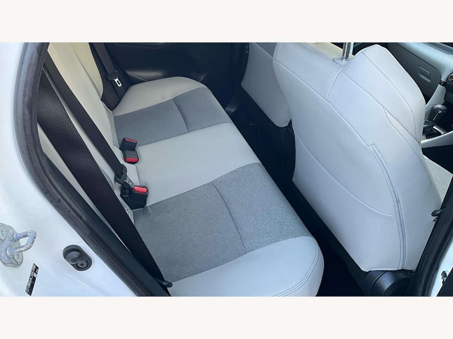 Used Toyota Yaris 2023 for sale - 77351563: Photo 15