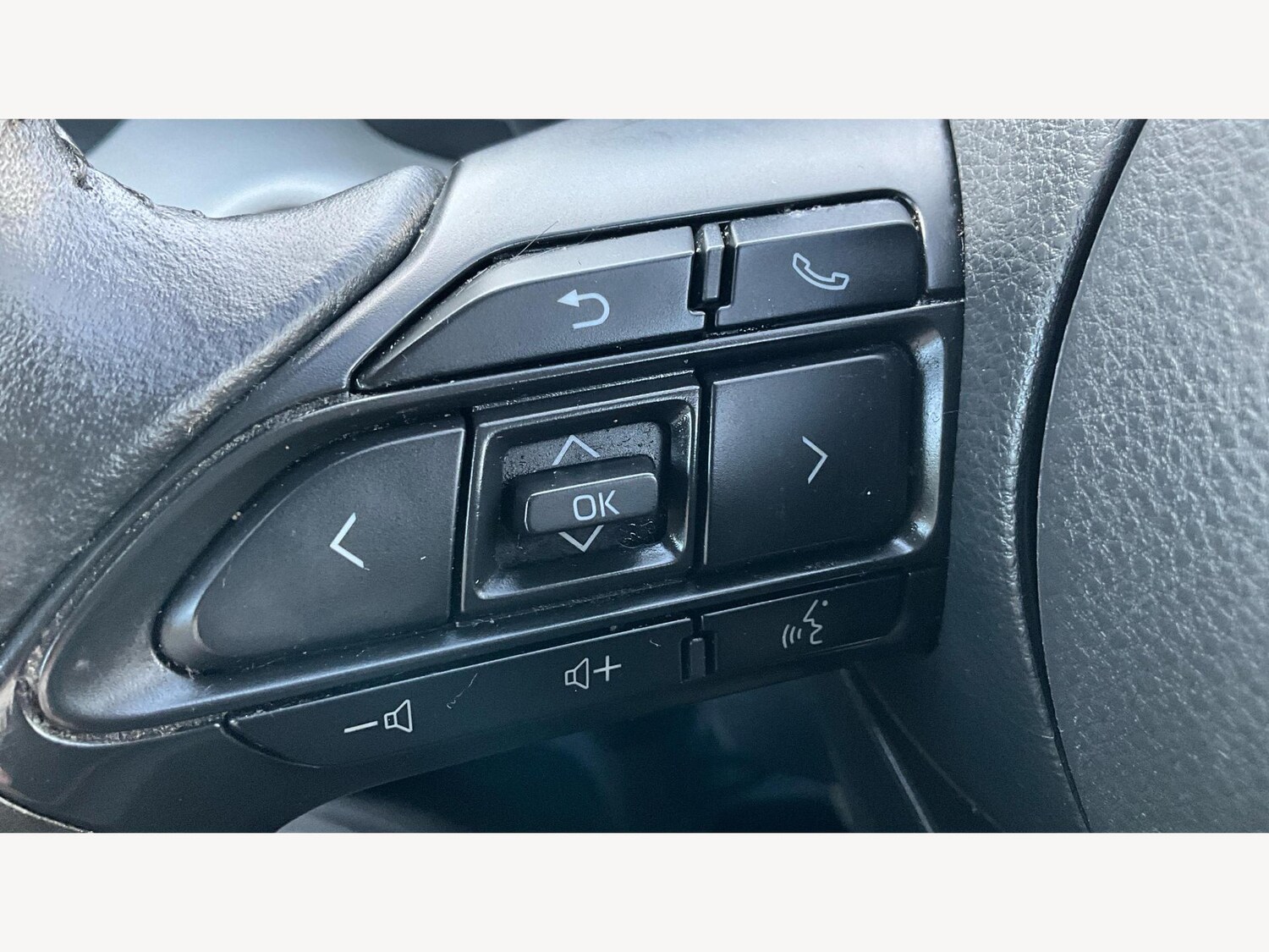 Used Toyota Yaris 2023 for sale - 77351563: Photo 24