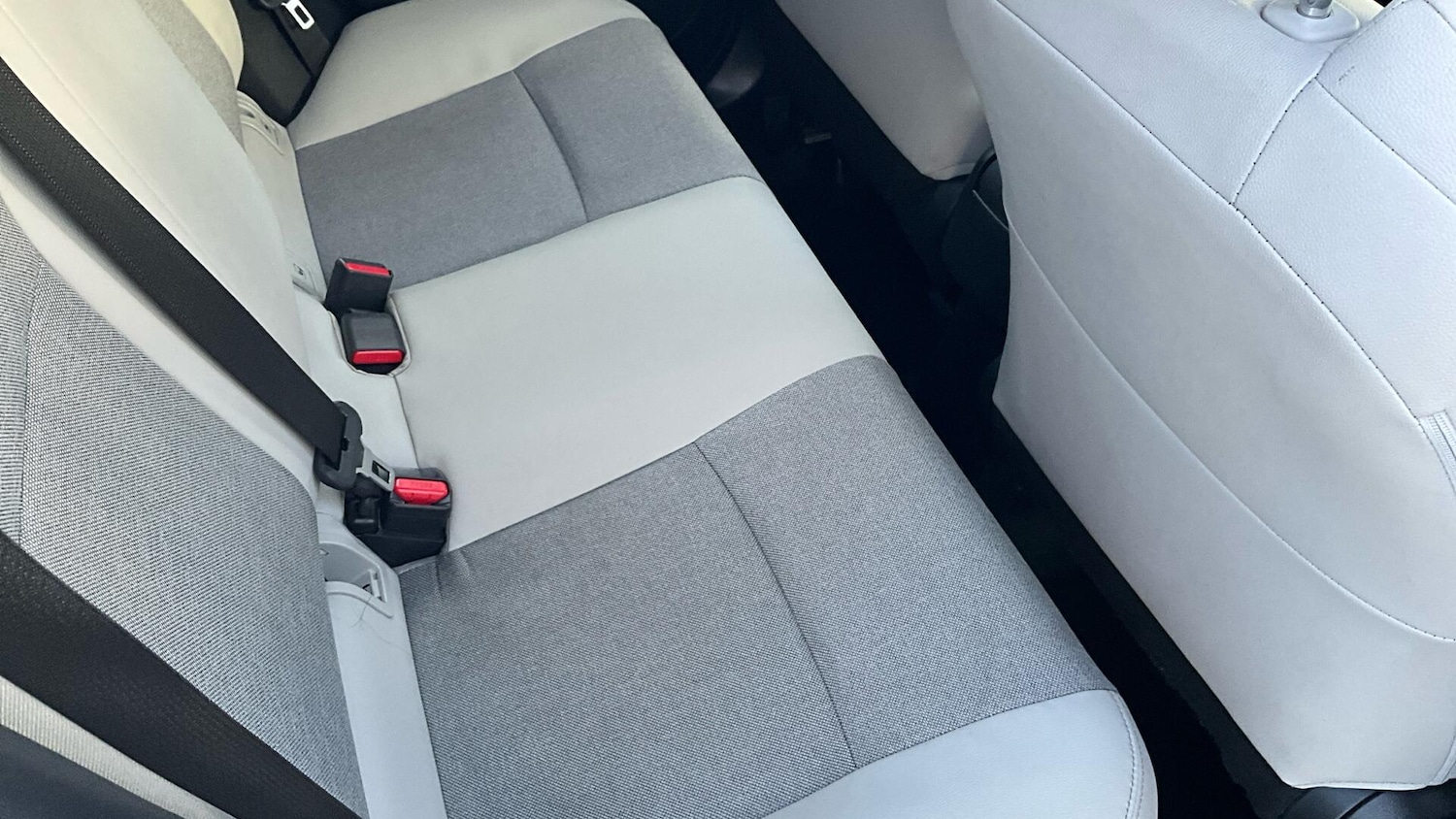 Used Toyota Yaris 2023 for sale - 77351563: Photo 48