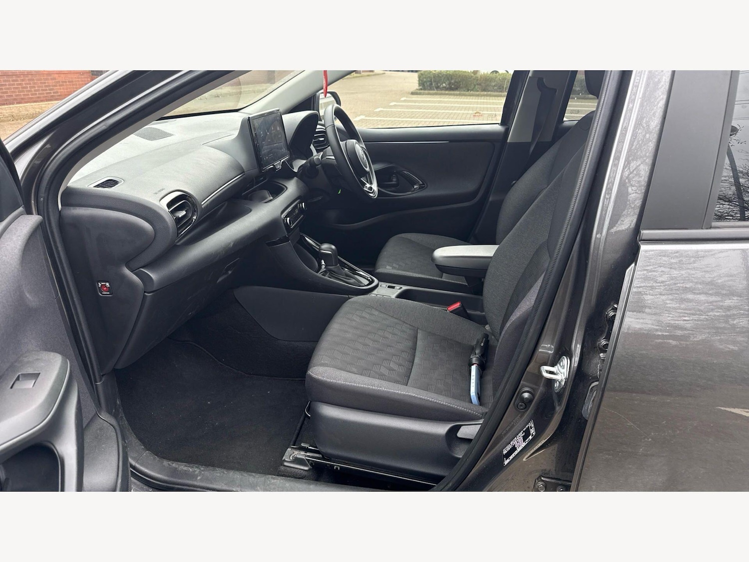 Used Toyota Yaris 2024 for sale - 78100531: Photo 12