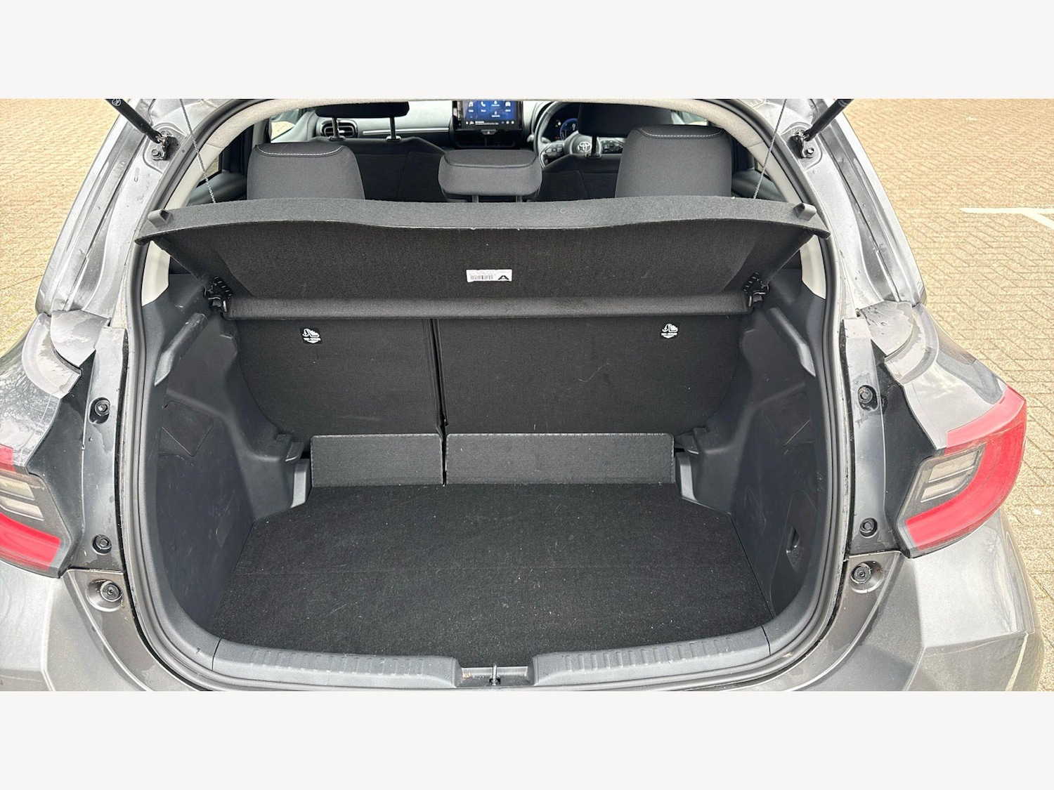 Used Toyota Yaris 2024 for sale - 78100531: Photo 16