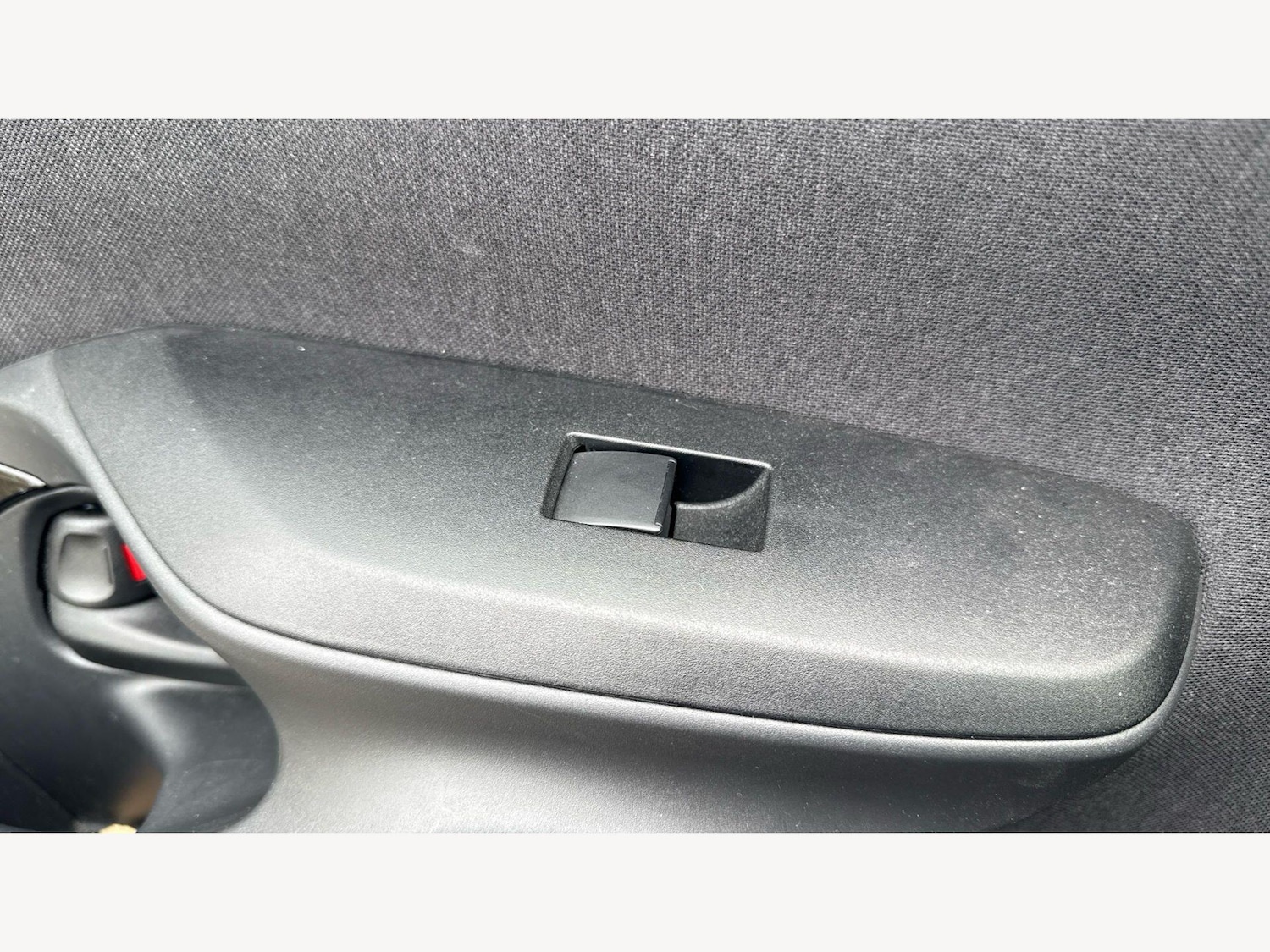 Used Toyota Yaris 2024 for sale - 78100531: Photo 31