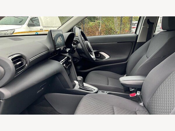 Used Toyota Yaris Cross 2025 for sale - 76085220: Photo 12