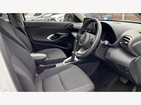 Used Toyota Yaris Cross 2025 for sale - 76085220: Photo 13